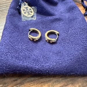 Tory Burch Serif T Enameled Huggie Hoop Earrings